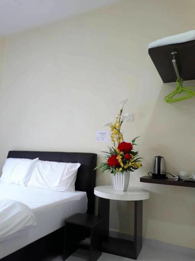 Red Motel Nibung Tebal Esterno foto