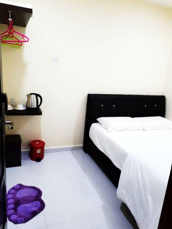 Red Motel Nibung Tebal Esterno foto